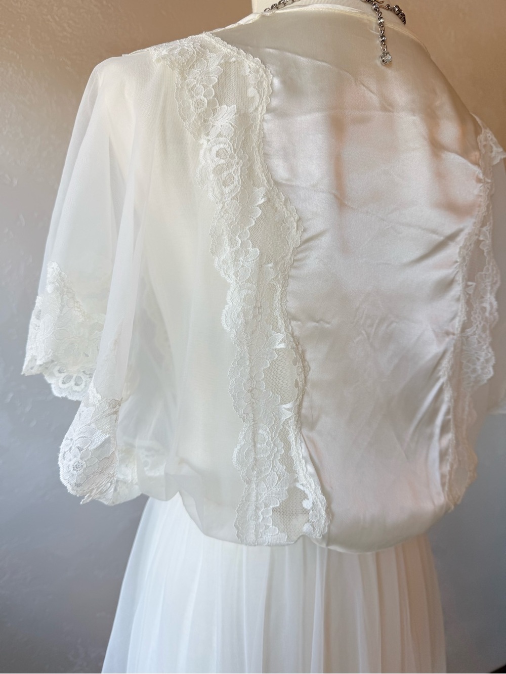Vintage Val Mode Cream Chiffon Peignoir Made in USA Romantic Lace Maxi Robe - Picture 7 of 11